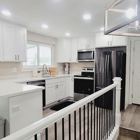 3 Bed 2 Bath Full Accessible Townhome In Heart Of Slc South Jordan Εξωτερικό φωτογραφία